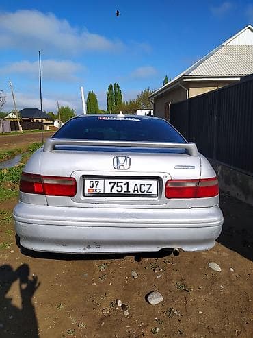Унаа: Honda Accord: 1996 г., 1.8 л, Кол менен иштөөчү, Бензин, Седан — 2