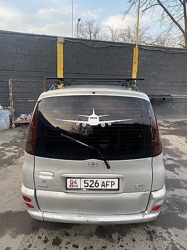 lada 4x4: Toyota Yaris Verso: 2003 г., 1.3 л, Механика, Бензин, Минивэн — 2