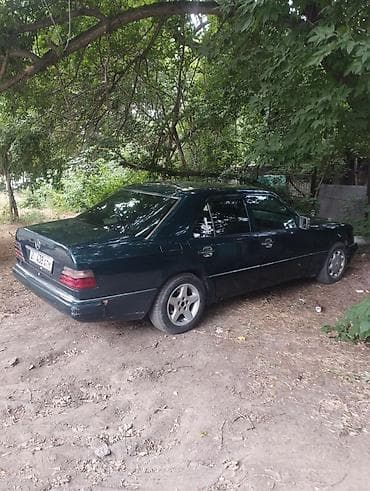 козырек 124: Mercedes-Benz W124: 1994 г., Механика, Седан — 2