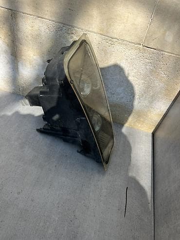 дополнительный свет: Передняя левая фара Volvo Б/у — 2