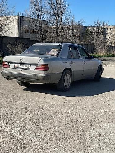 tesla pi: Mercedes-Benz W124: 1990 г., Автомат, Седан — 3