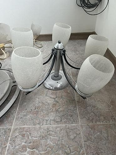 Люстры: Продаются люстры 500 сом за все три. Еще один двух ламповый отдам — 1