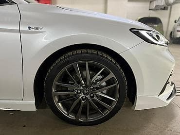 камра: Toyota Camry: 2025 г., 2.5 л, Вариатор, Гибрид, Седан — 6