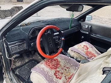 салон е46: Audi 100: 1985 г., 1.8 л, Кол менен иштөөчү, Бензин, Седан — 3