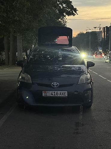 Продажа авто: Toyota Prius: 2012 г., 1.8 л, Вариатор, Гибрид, Хэтчбэк — 2