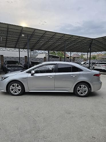corolla s: Toyota Corolla: 2020 г., 1.8 л, Гибрид, Седан — 2