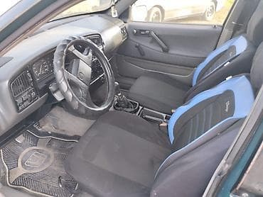 v klass: Volkswagen Passat: 1991 г., 1.8 л, Ручные, Бензин, Универсал — 5