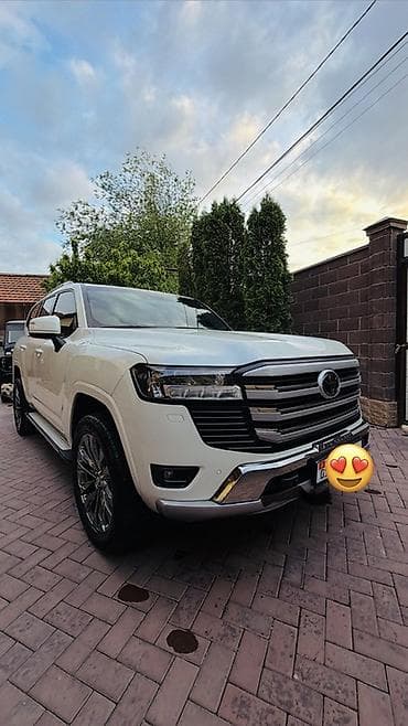 Toyota Land Cruiser: 2024 г., 4 л, Автомат, Бензин, Внедорожник