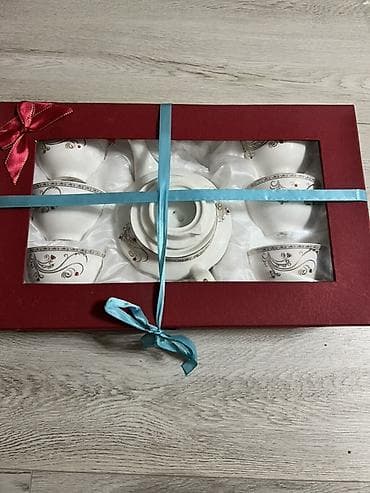 Подарочный чайный набор в коробке - Состав: заварочный чайник с at lalafo.kg Подарочный чайный набор в коробке - Состав: заварочный чайник с