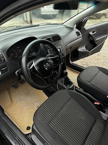 Volkswagen: Volkswagen Polo: 2016 г., Кол менен иштөөчү, Бензин, Седан — 6