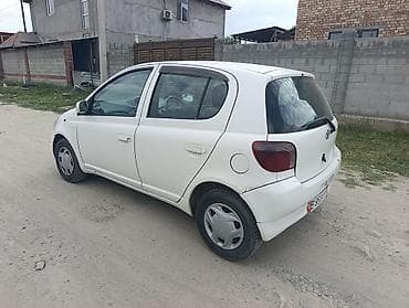 audi 8: Toyota Vitz: 2001 г., 1 л, Автомат, Бензин, Хэтчбэк — 3