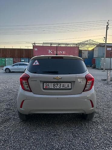 бензовоз зил: Chevrolet Spark: 2016 г., 1 л, Автомат, Бензин, Хэтчбэк — 4