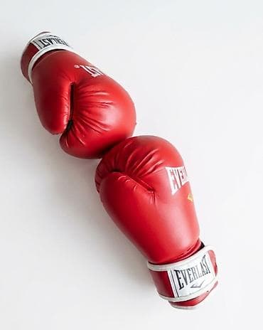 Перчатки: 🥊 Боксёрские перчатки от EVERLAST. В отличном состоянии. Для юных — 3
