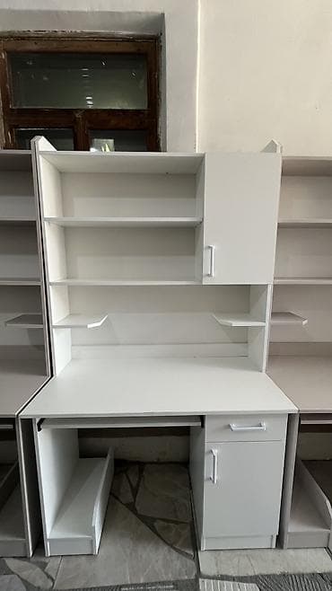 большой компьютерный стол: Компьютерный стол, Новый, С полками — 5