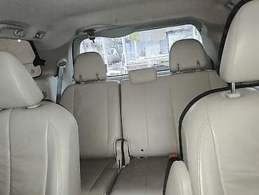 sprinter 2008: Toyota Sienna: 2011 г., 3.5 л, Автомат, Бензин, Минивэн — 5