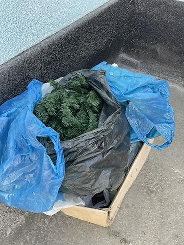 Табылгалар, бекерге берем: Новогодняя Елка
Искусственная ель — 1