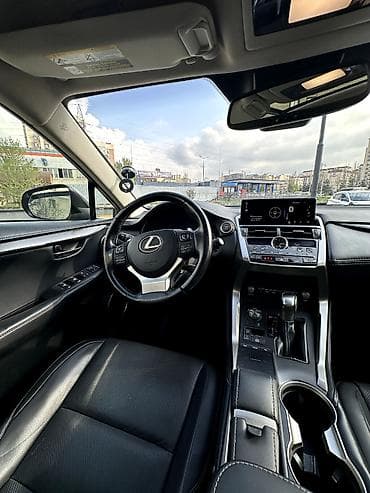 Транспорт: Lexus NX: 2017 г., 2 л, Автомат, Бензин, Кроссовер — 2