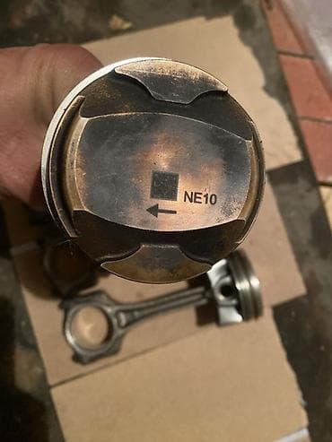 маховик гольф 3: Поршни Changan Б/у, Оригинал — 2