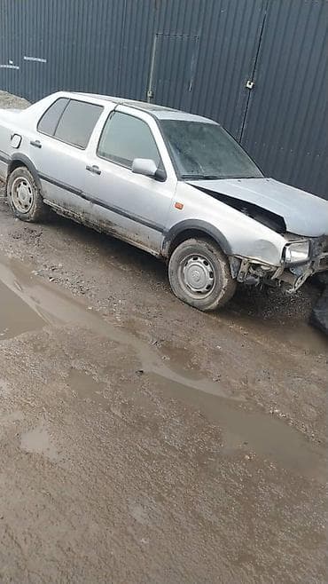 мтз 82 цена бу россия: Volkswagen Vento: 1996 г., Механика, Бензин, Седан — 3