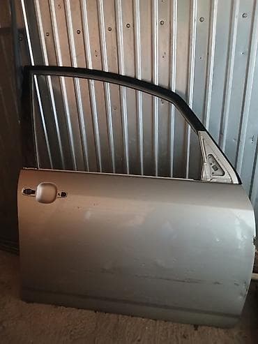 coroll: Дверь Передняя левая Toyota — 1