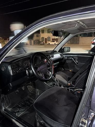 funcargo toyota: Volkswagen Vento: 1995 г., 1.8 л, Ручные, Бензин, Седан — 5