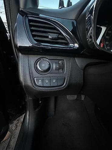 Транспорт: Chevrolet Spark: 2017 г., 1 л, Автомат, Бензин, Хетчбек — 2