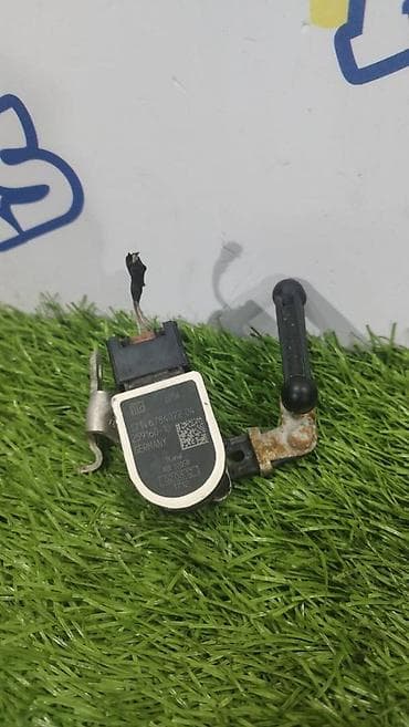 turbo: BMW 528xi (xDrive) v-2.0 turbo 2013 год,передний датчик уровня высоты — 1