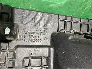 kia bango: Подставка под аккумулятор (Battery Tray Assy) для Kia Carnival KA4 — 2