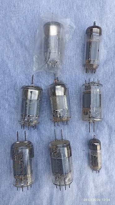 party box: Продаю радиодетали лампы цена за все 300 сом. 2 шт новые остальные б/у — 2