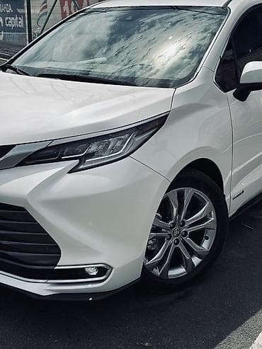 prius v: Toyota Sienna: 2021 г., 2.5 л, Вариатор, Гибрид, Минивэн — 5