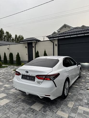 жели: Toyota Camry: 2021 г., 2.5 л, Автомат, Гибрид, Седан — 5