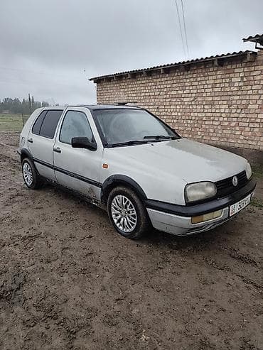 Volkswagen Golf: 1993 г., 1.8 л, Механика, Бензин, Хэтчбэк