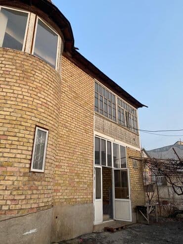 дома в таласе: 200 кв. м, 7 бөлмө, Жылытылган, Унаа токтотуучу жай, Забор, тосулган — 1