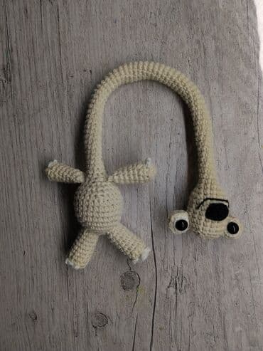 Вязаные игрушка-ленивец