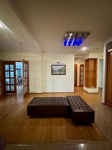 4 комнаты, 203 м², Индивидуалка, 3 этаж