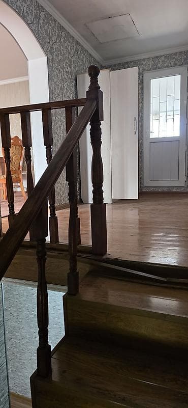 возле гор: 110 м², 3 комнаты — 3