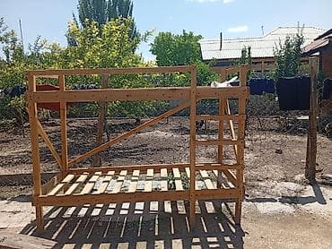 двухъярусные детские кровать: Двухъярусная деревянная кровать из массива. - Конструкция: два — 1