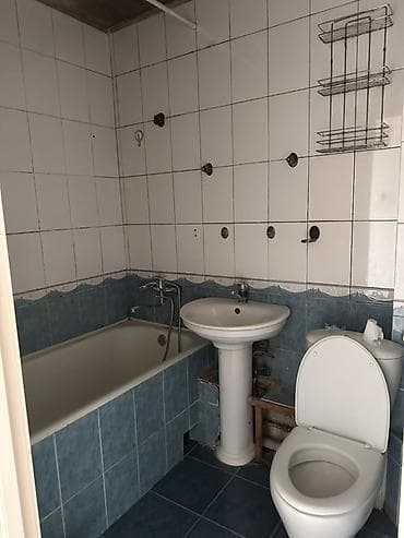 flat rent: 3 комнаты, С мебелью частично — 9