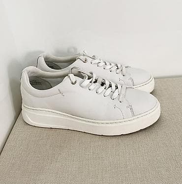 Вазалар: 1) Кроссовки из кожи (Tamaris, Германия, оригинал), 39 размер. Мягкие — 1