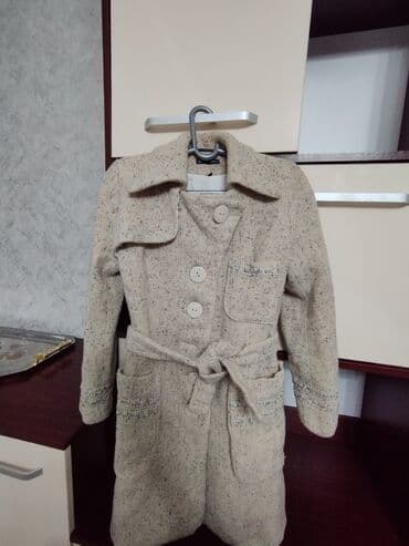 Все по 100-сом Бежевое пальто для модниц 40-42размера
