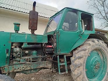 Трактор с прицепом для сельхозработ - Тип: колесный трактор с кабиной