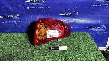 red cell: Задний правый стоп-сигнал Toyota 2006 г., Б/у, Оригинал, Япония — 1
