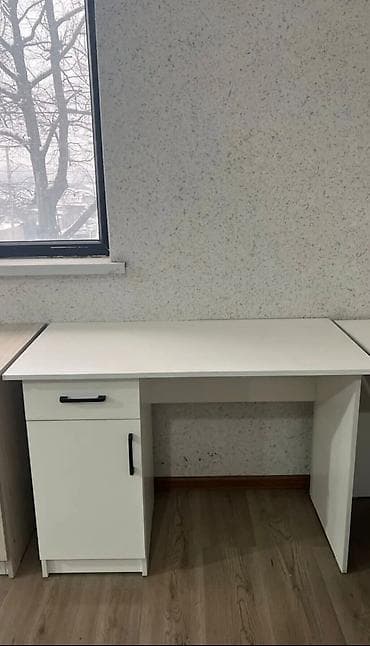 Компьютерные столы: Компьютерный стол, Новый, С полками — 2