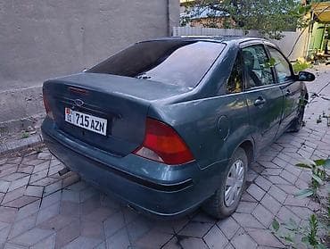 mini cuper: Ford Focus: 2001 г., Механика, Седан — 5