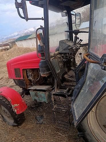 3 sfe: Трактор колесный с закрытой кабиной Характеристики и особенности: - — 4