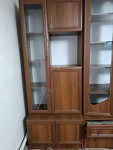 Эмерек: Дубал шкаф, Дубал шкаф түрү: Горка, Үй, конок бөлмөсү үчүн, Колдонулган, Өзгөчөлүктөрү: Тамак-аш идишин сактоо үчүн — 4