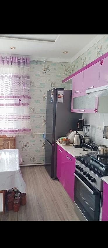 Үйлөрдү ижарага берүү: 70 м², 4 бөлмө, Забор, тосулган — 1