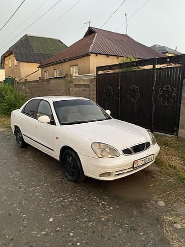 реально: Daewoo Nubira: 2000 г., 1.5 л, Механика, Бензин, Седан — 1