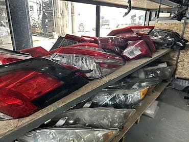 Комплект передних фар Toyota