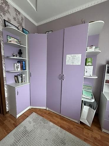 Продам детскую мебель — шкаф и стеллаж Продаётся комплект детской — 1
